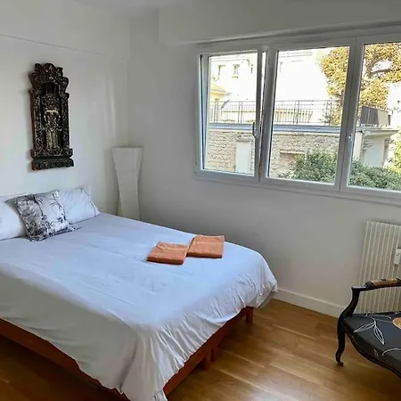 Private Bedroom 2 Near Eiffel Tower, Saint Germain * Parigi